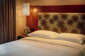 Classic Double Room | In-room safe, desk, laptop workspace, soundproofing - Rich & Free Hotel Kaifeng (Taipei)