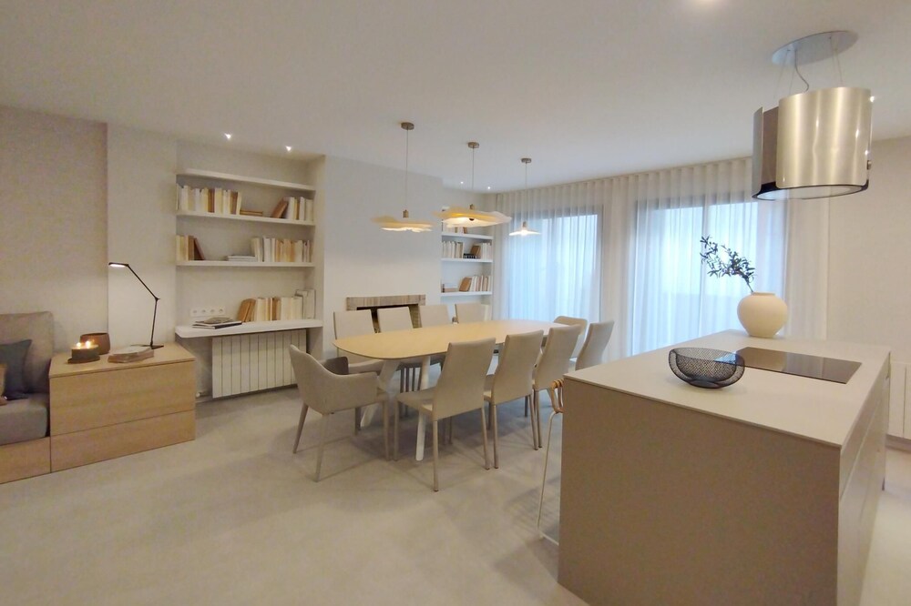 Sitges Spaces Bonaire Beach Condo- 4 Bedroom/3 Bathroom/Terrace- Sleeps up to 7