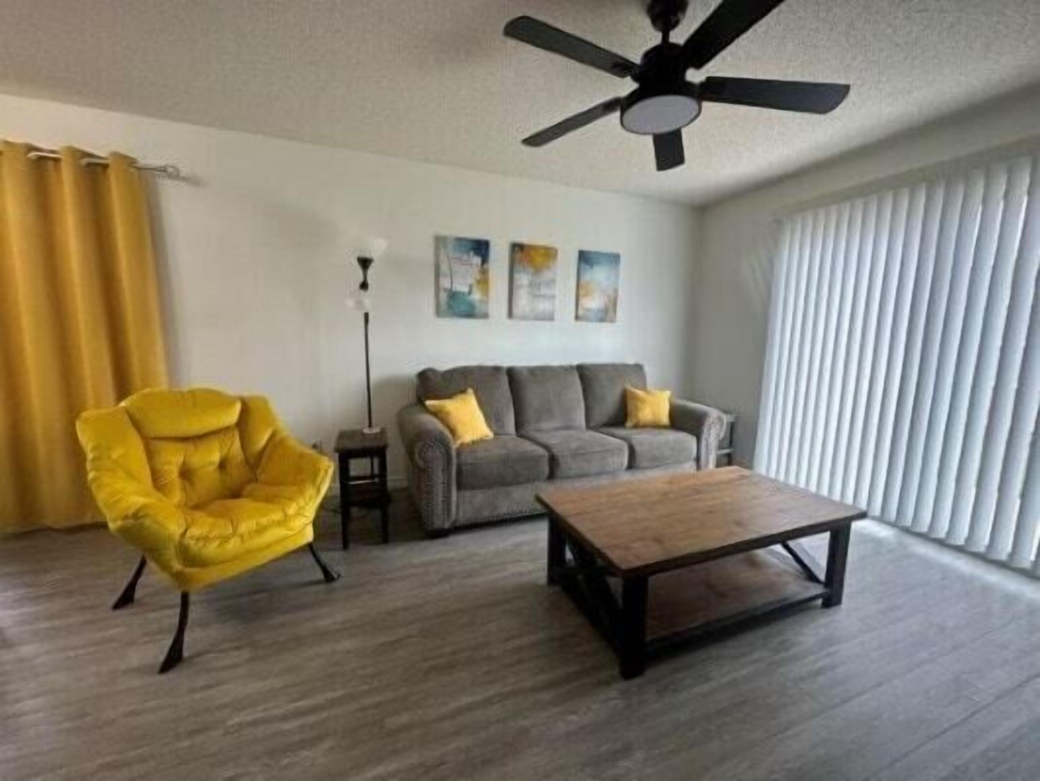 Coral Sky · New Listing!  Renovated!  Close to NAS & Beaches!