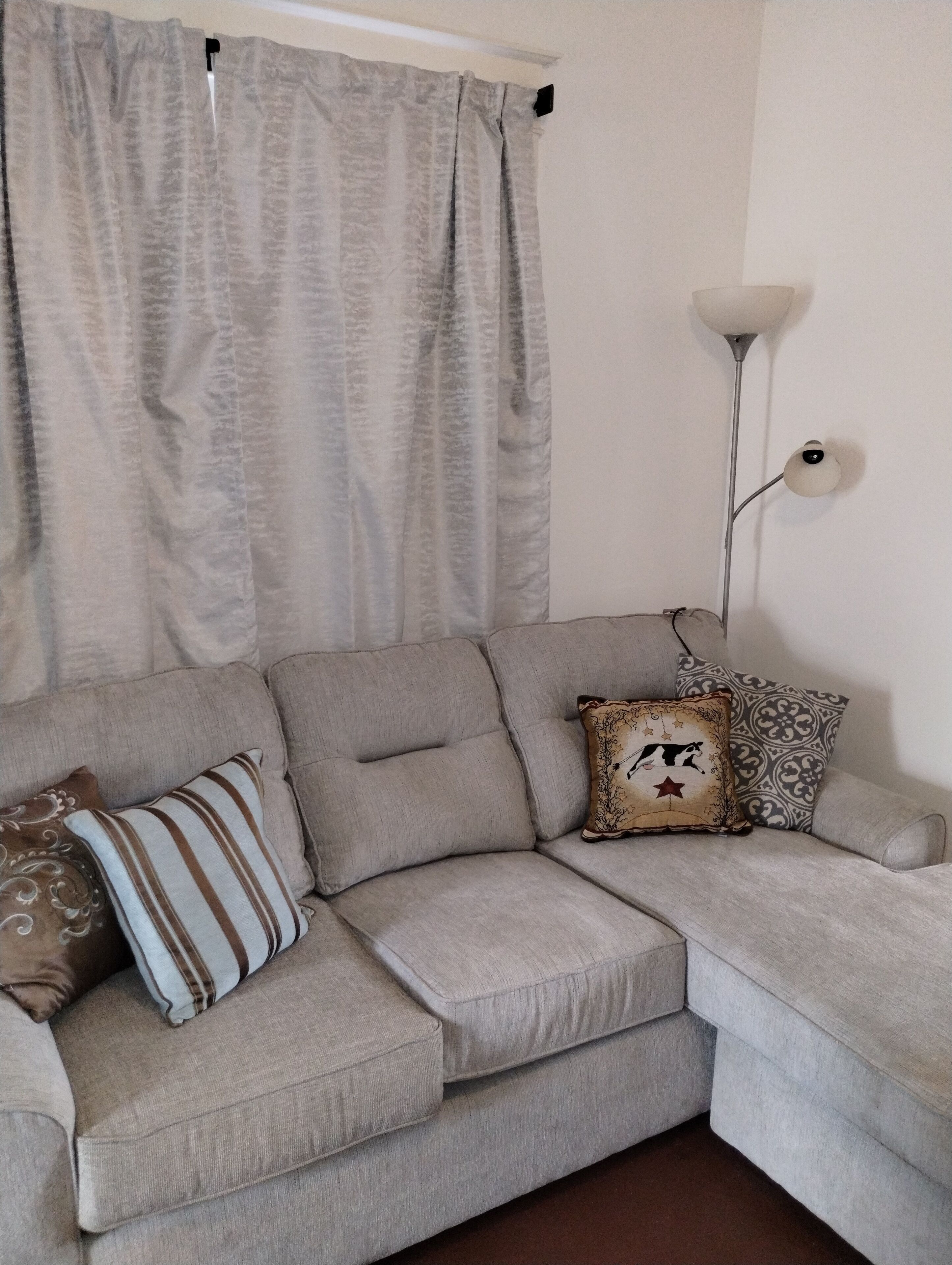 2 bedroom modern house quiet and peaceful neighborhood.