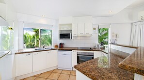 Fridge, microwave, oven, stovetop - Unit 8.12 Perry Street (Coolum Beach)