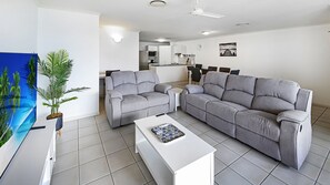 TV - Unit 31 'Pacific on Coolum' (Coolum Beach)