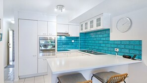 Fridge, microwave, oven, stovetop - Unit 2 'Coolum Terraces' (Coolum Beach)