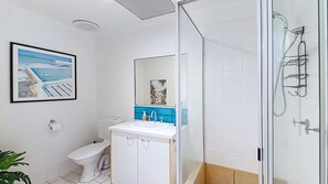 Hair dryer, towels - Unit 2 'Coolum Terraces' (Coolum Beach)