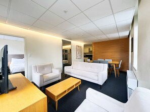 Family Apartment, 3 Bedrooms, Kitchen, City View | Living area | 32-inch TV with cable channels - Park Hotel Lambton Quay (Wellington)