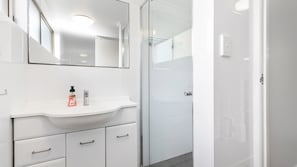 Hair dryer, towels - Unit 8 'Surf Dance', Coolum Beach (Coolum Beach)