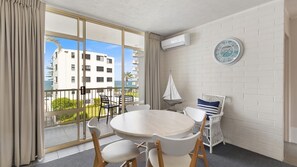 Dining - Unit 8 'Surf Dance', Coolum Beach (Coolum Beach)