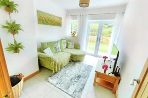 Televisión y chimenea 