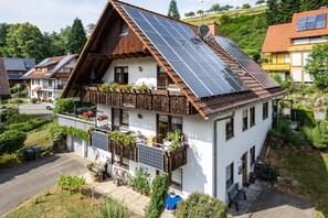 Exterior - Apartment 'Furtwengler' with Private Garden, Balcony and Wi-Fi (Oberharmersbach)