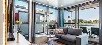 Houseboat Joana with large sun terrace in Zehdenik
