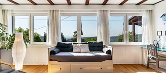 Apartment 'Augensteins Burgzimmer' with Private Terrace and Wi-Fi