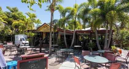 Avocado Casita 10 mins to Beaches