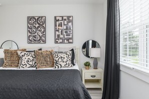5 bedrooms, iron/ironing board, free WiFi, bed sheets