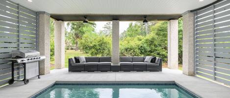 حمّام سباحة مُدفَّأ