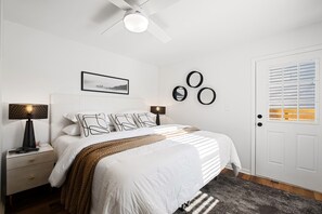 4 bedrooms, travel cot, WiFi, bed sheets - Lux 4-King Bedroom Home | Nr Downtown Louisville|Bourbon Distilleries (Louisville)