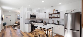 Lux 4-King Bedroom Home | Nr Downtown Louisville|Bourbon Distilleries