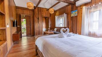 6 Schlafzimmer, Zimmersafe, Reisekinderbett, WLAN