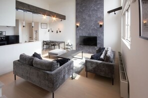 Televisión de pantalla plana, oficina