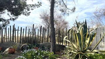House, 2 Bedrooms, Balcony, Garden View | Property grounds
