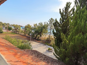House, 2 Bedrooms, Balcony, Garden View | Garden