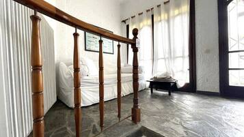 House, 2 Bedrooms, Balcony, Garden View | Interior