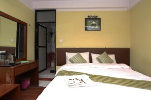 Deluxe-Doppel- oder -Zweibettzimmer | Schreibtisch, schallisolierte Zimmer, Bügeleisen/Bügelbrett