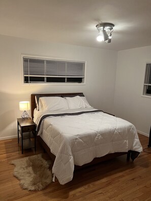 2 bedrooms, WiFi, bed sheets - Safe Walking Neighborhood –Lakeside! (Los Angeles)