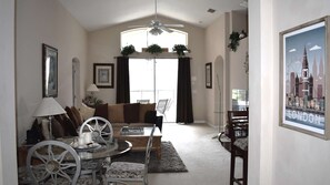 TV, video games, DVD player, books - 3 bed/3 bathroom pool home, jacuzzi, great location, gated community. (Davenport)