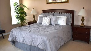 4 bedrooms, iron/ironing board, WiFi, bed sheets - 3 bed/3 bathroom pool home, jacuzzi, great location, gated community. (Davenport)