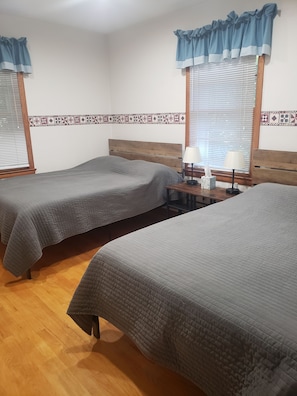 3 habitaciones, tabla de planchar con plancha y wifi gratis