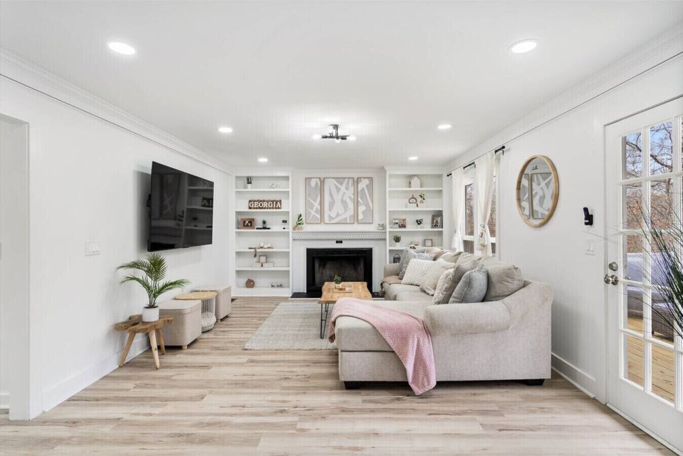 Decatur Estate: 6 Bedrooms, Game Room, Elegant Design - Stone Mountain