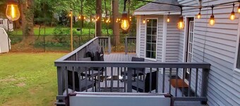 Hot Tub/Pool Table- Hidden Gem of Saratoga Springs