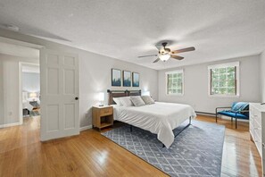 5 bedrooms, iron/ironing board