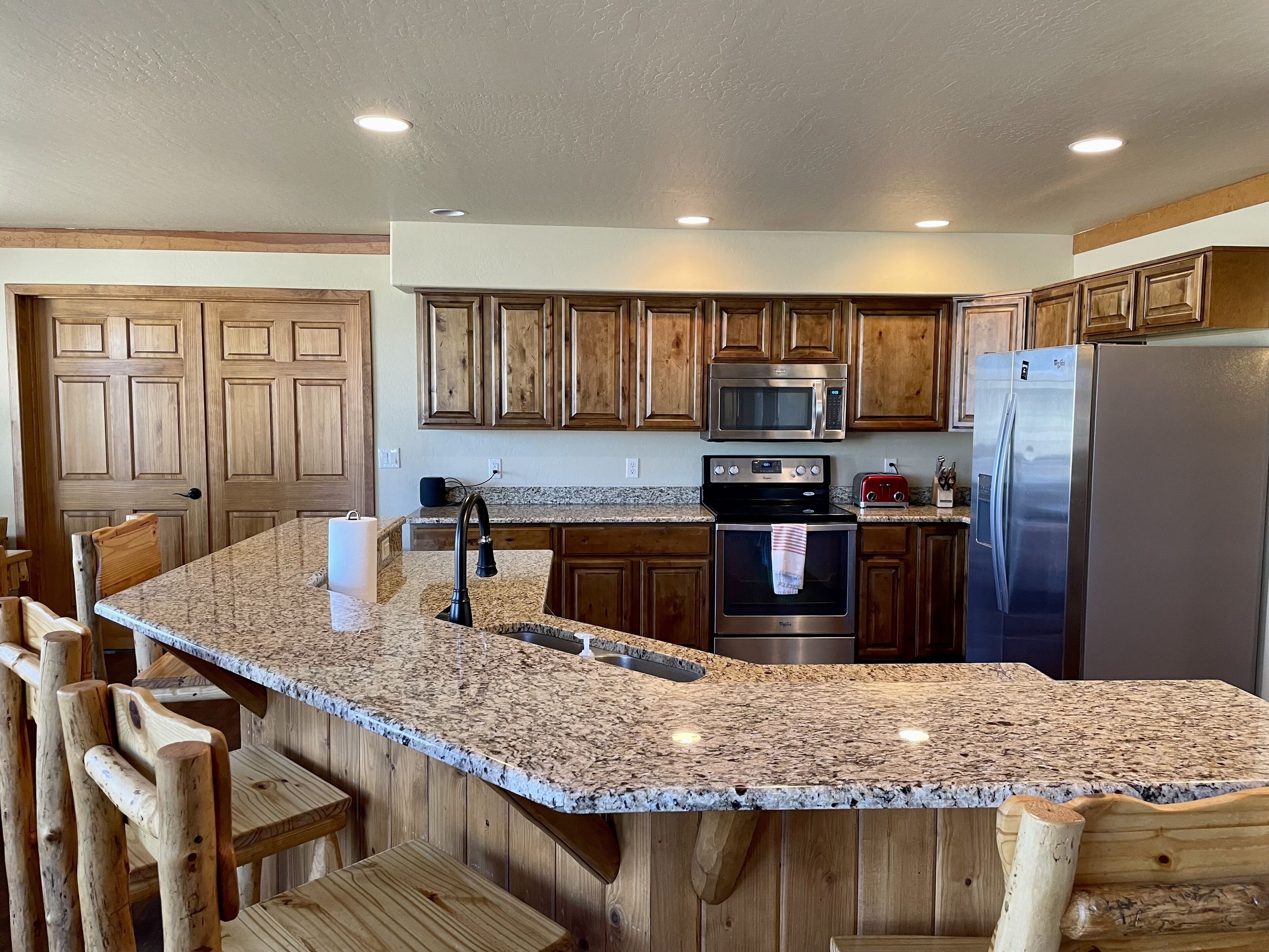 Spacious cabin near Flagstaff & Williams w/ views of Snowbowl & National Forest