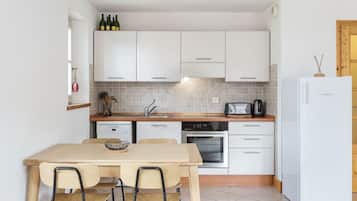 Réfrigérateur, four, plaque de cuisson, lave-vaisselle