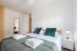 2 bedrooms, iron/ironing board, WiFi, bed sheets