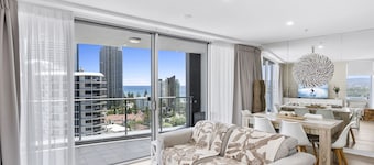 Paradise Found: 1BR Apartment w/ River Views in the Heart of Surfers Paradise