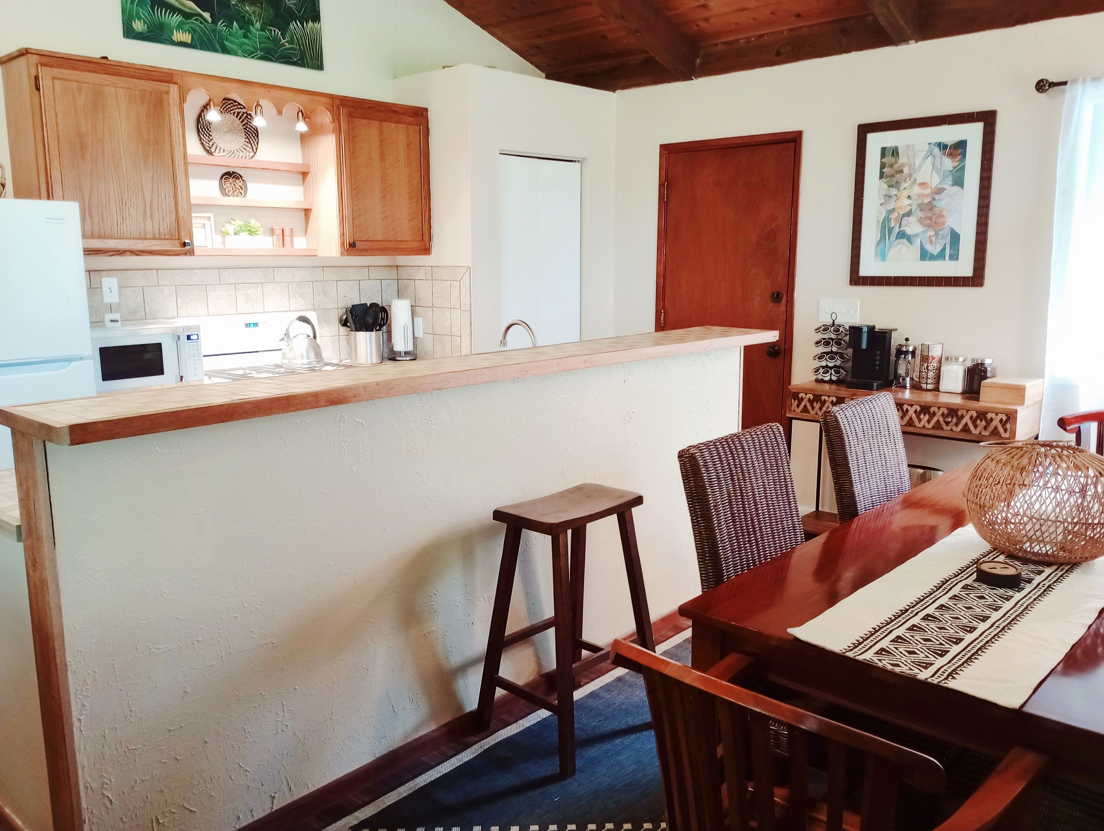 The Jungalow is a charming renovated bungalow minutes from Volcano National Park