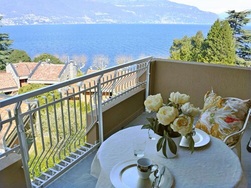 Bel appartement pour 5 personnes avec WIFI, piscine, TV et balcon