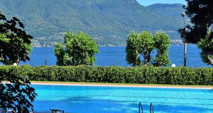 Beautiful apartment for 5 guests with WIFI, pool, TV and balcony