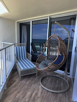 Property grounds - Absolute Beachfront Luxury | Heated Pool + 75" TV (Main Beach)