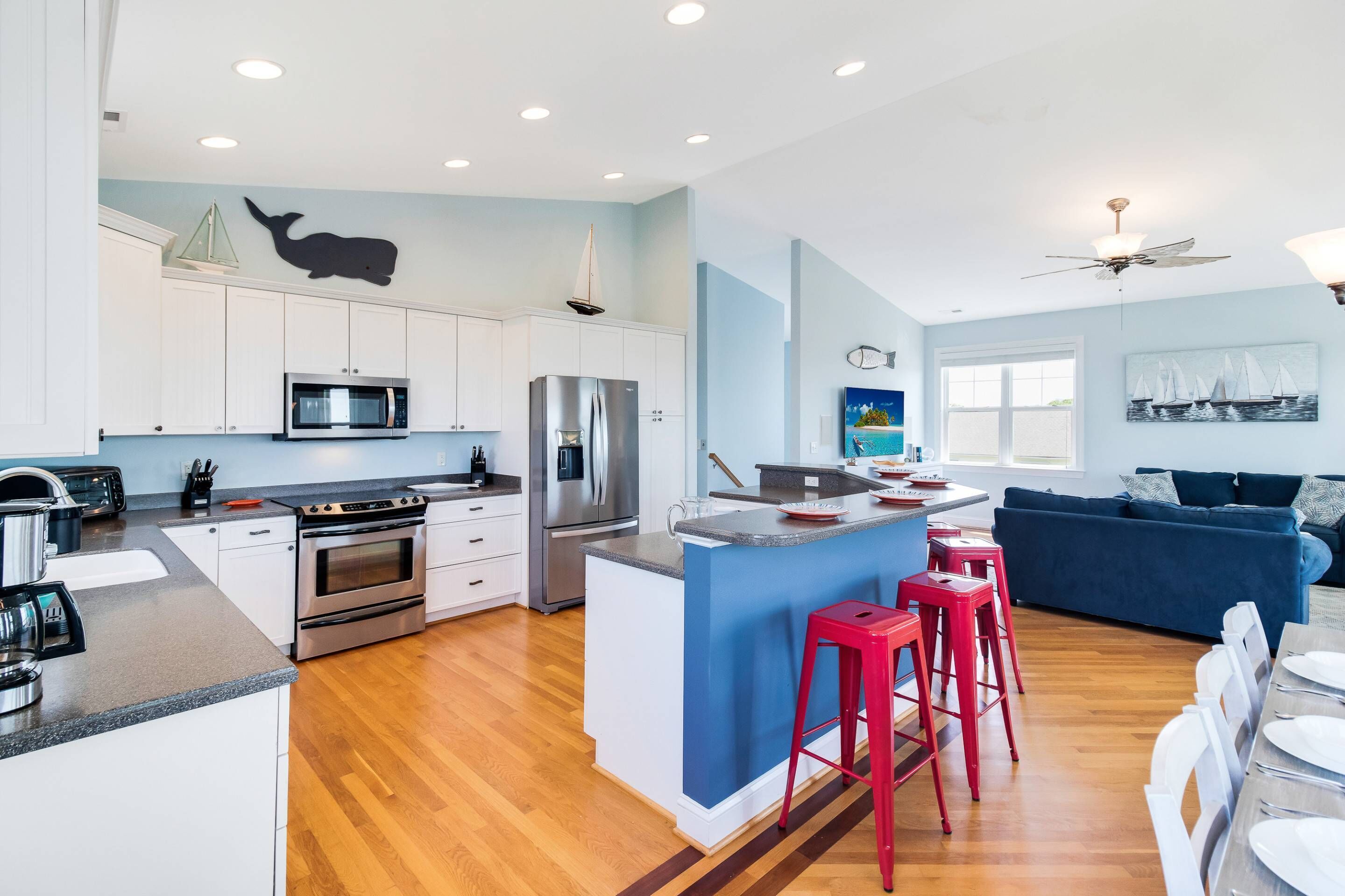 Ocean View - Private Pool, Fenced In - 1 Block from Pier- Elevator