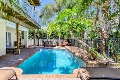 Large Family Home, 1 minute Walk to Beach, Private Yard, Heated Pool, Elevator, $300 in Free Tickets