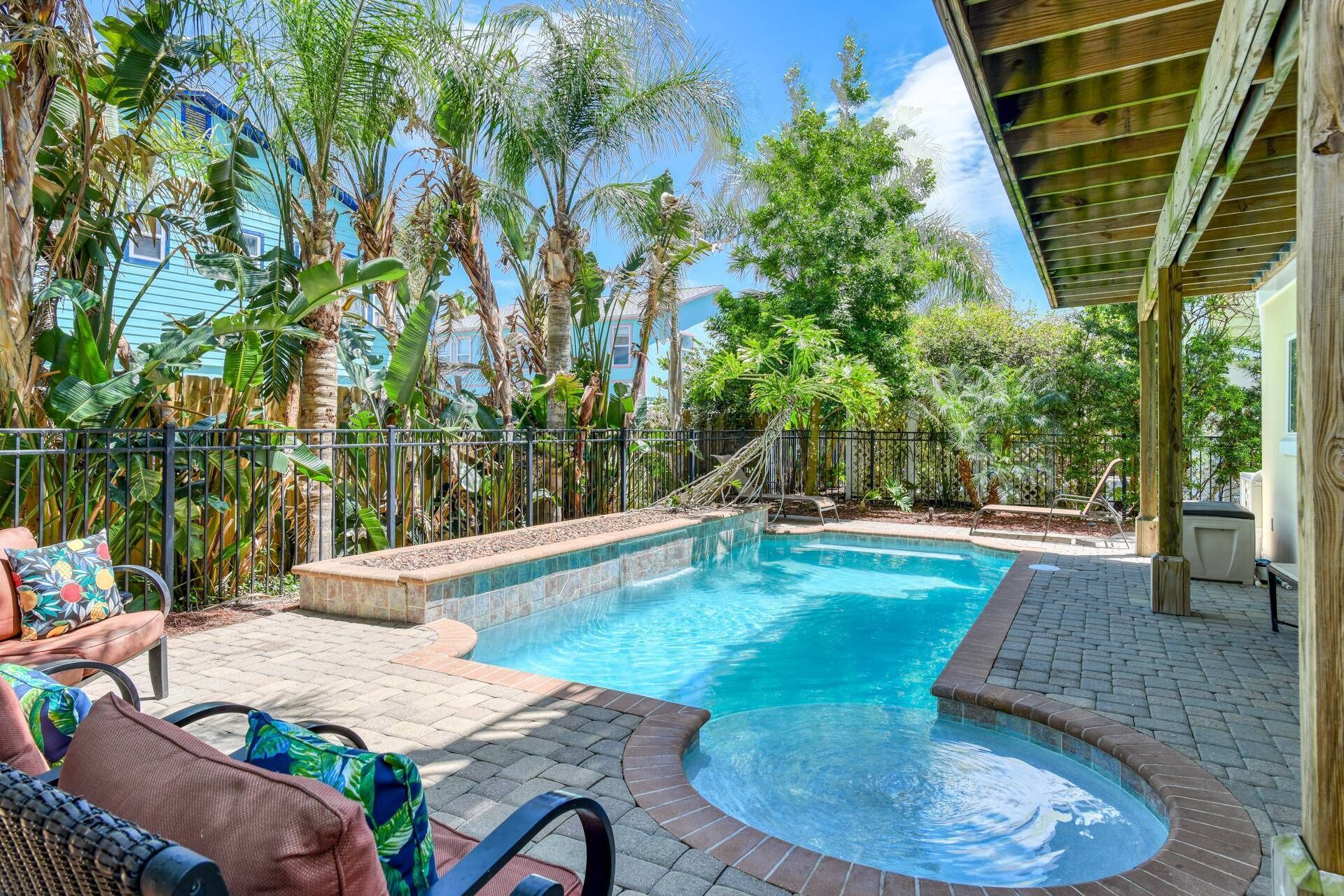 Tropical Beach-View Family Home 1 min. Walk to Beach w/Heated Pool, Elevator, Grill