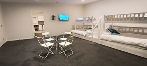 Family Room | Free WiFi, bed sheets