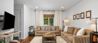 Wonderful Wine Country Location, Pet Friendly, Fully Fenced Backyard, 1/2 Mile From Downtown Dundee