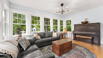 Smart TV, fireplace, books