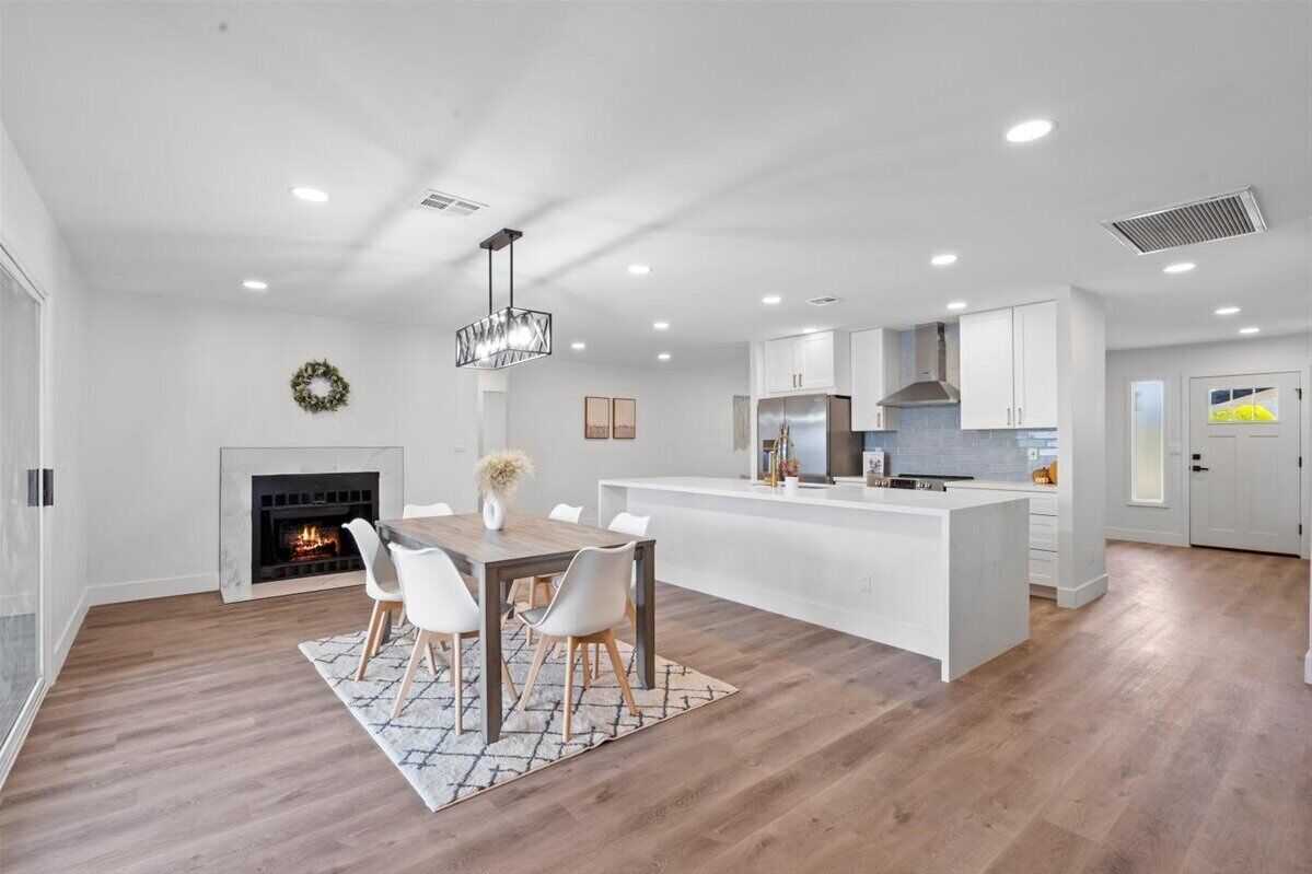 5 mins. to Old Town! Scottsdale Urban Oasis - Pool+Firepit+Games