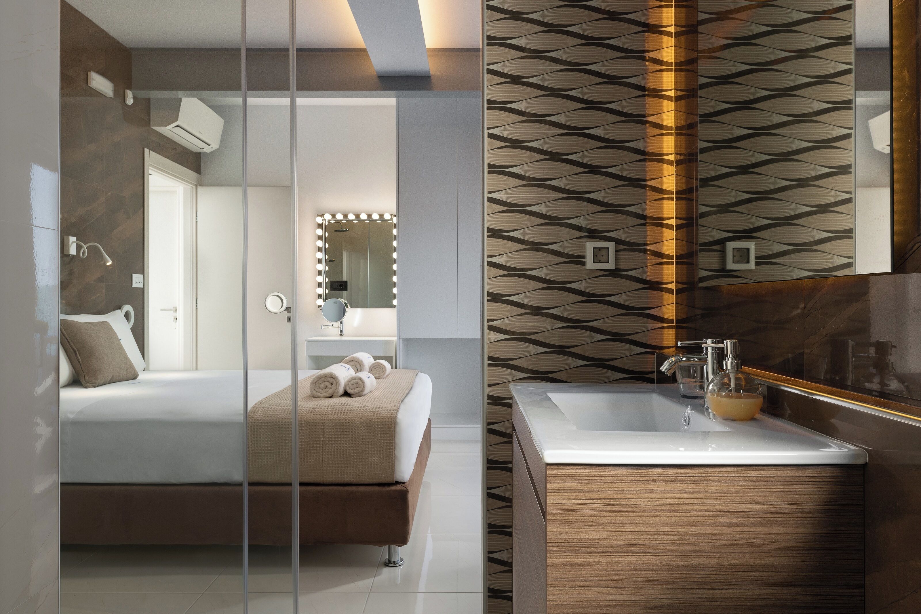 Photo - Rhodes SkyLine Suites