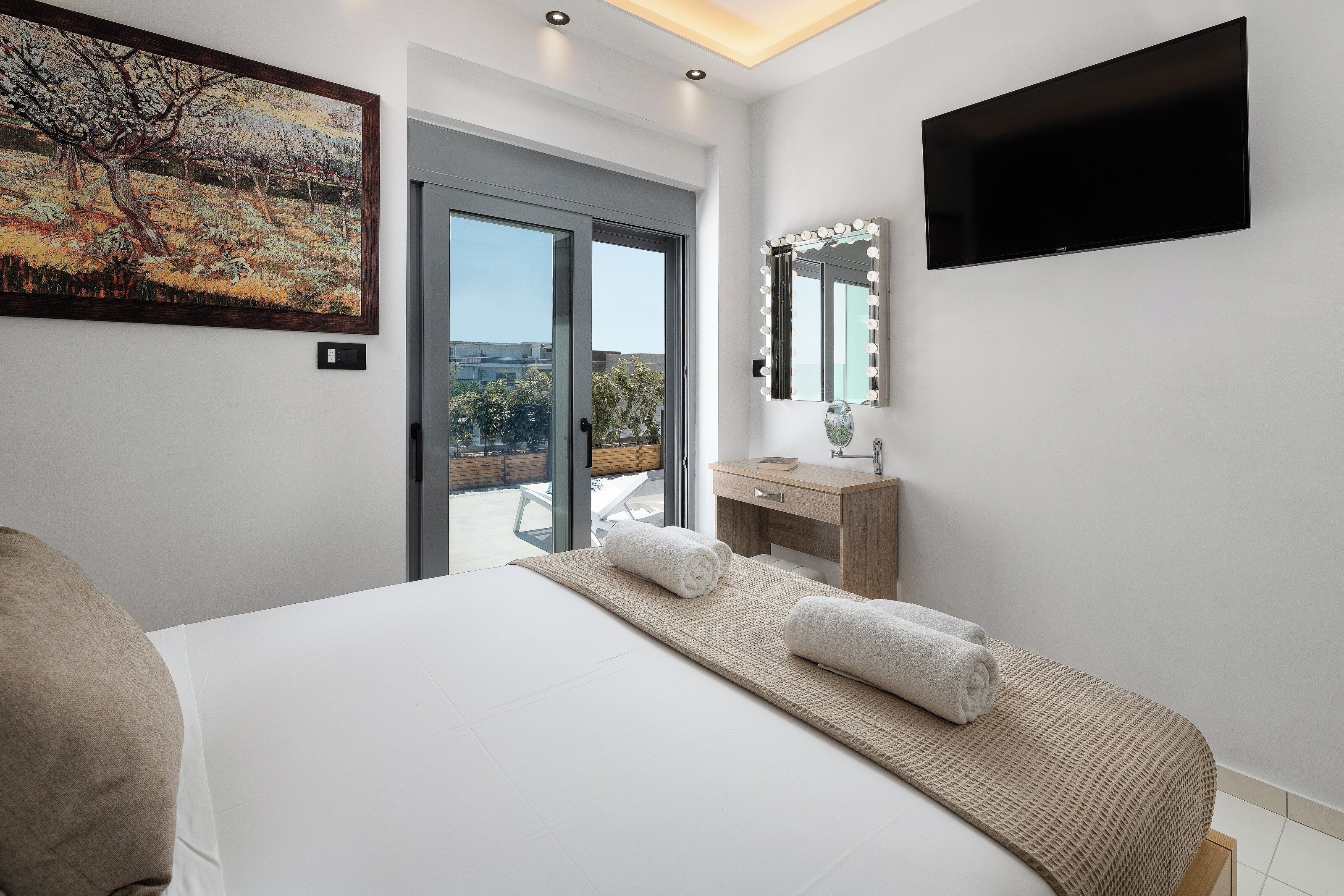 Photo - Rhodes SkyLine Suites
